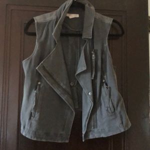 Peyton Jensen M Grey Vest EUC